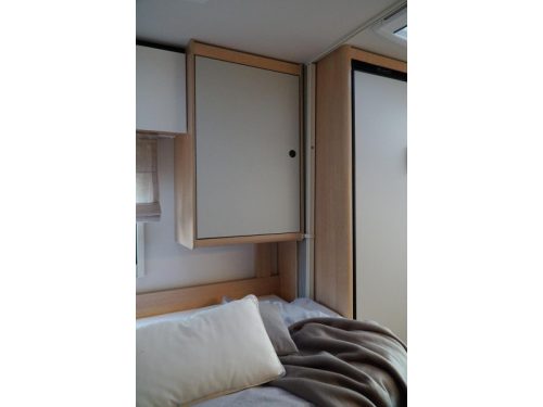 LMC Style 440 D model 2027, French bed photo: 14