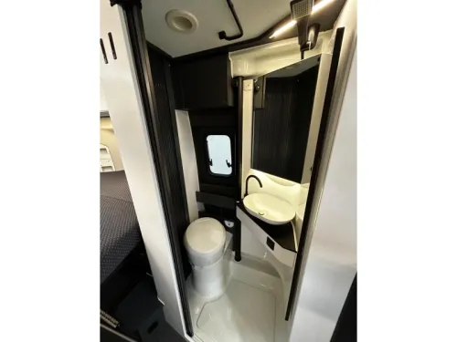 Adria Twin Supreme 600 SPB Truma diesel heater Awning photo: 14
