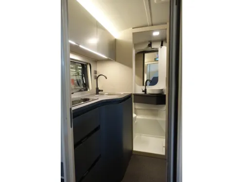 Adria Action Sport 391 LH 'Off-road' und komplett Foto: 6