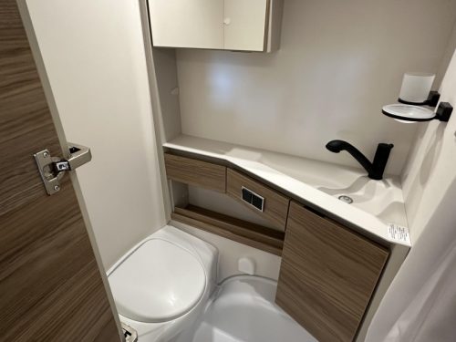 Dethleffs Nomad 460 EL underfloor heating / ATC photo: 16