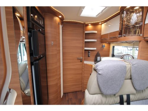 Carthago Chic C-Line I 4.9 LE-L Single beds + Pop-top roof  photo: 37