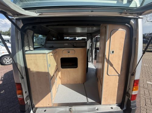 Westfalia ford nugget hoogdak 2.0 126 pk buscamper airco trekhaak 4 slaapplaatsen apk tot 22-04-2027 foto: 16