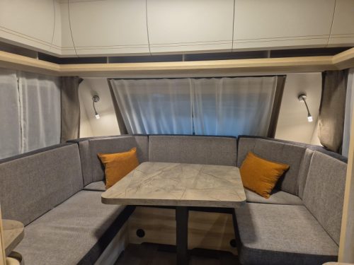 Hobby De Luxe 460 LU photo : 3
