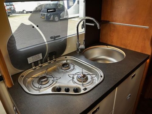 Carthago C-TOURER I 142QB | As good as new | 5,000km| Drop-down bed photo: 20