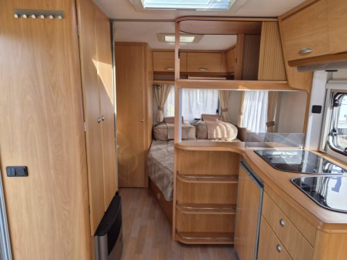 Chateau Calista 450 - Mover - Awning - photo: 3