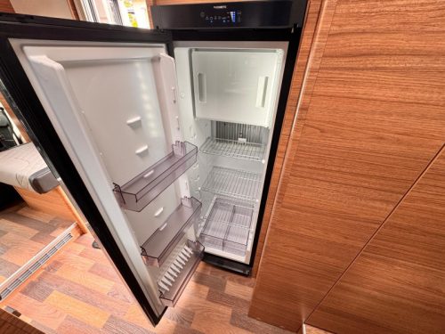 Weinsberg CaraSuite 700 ME 180pk|autom|NAVi|smart TV  Foto: 19