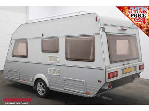 Kip Navigator 44 TDB Mover Radio Central kitchen Single beds Heater photo: 3