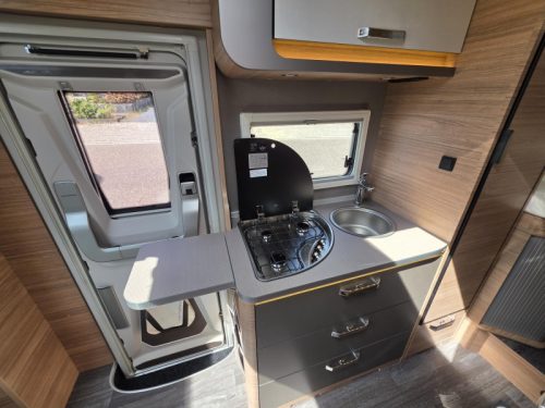 Weinsberg CaraSuite Spicy 650 MEG Spicy special offer model automatic photo: 6