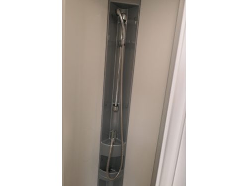 Dethleffs Advantage I7050 A-class with French bed automatic photo: 7
