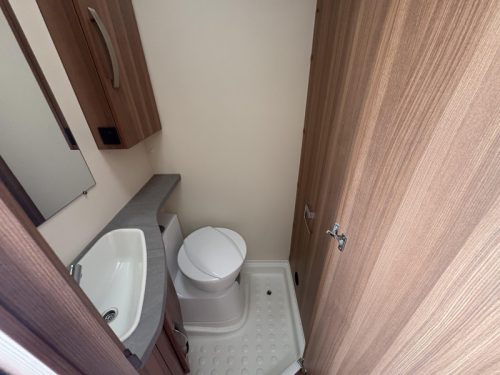 Weinsberg CaraOne Edition HOT 390 QD mover / toldo de casete foto: 7