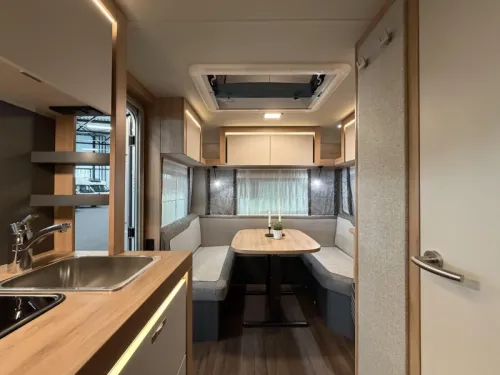 Knaus Sport 460 EU single beds / dinette photo: 13