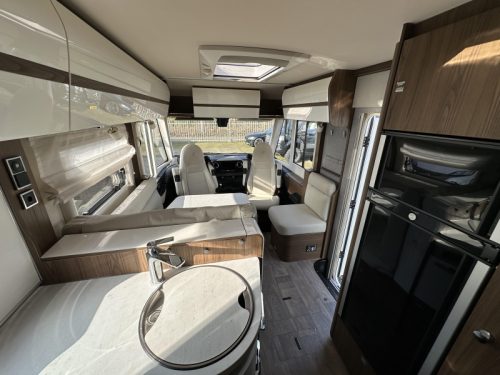 Hymer BML-I 780 OVERHEAD CUPBOARDS INSTEAD OF LIFT BED! photo: 11