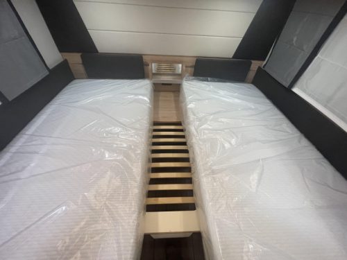 Knaus Sudwind Black Selection 540 UE +underfloor heating+extra awning photo: 14