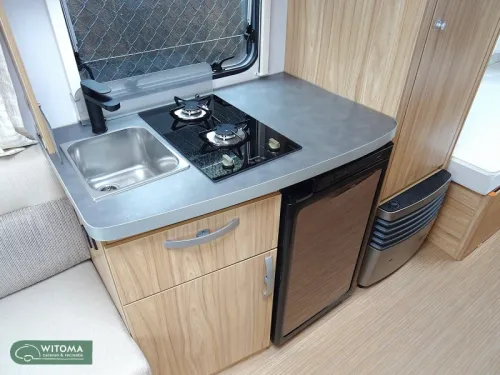 Eriba Nova Light 470 mover floor heating ETC photo: 6