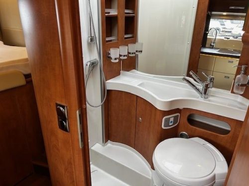 Carthago C-TOURER I 142QB | As good as new | 5,000km| Drop-down bed photo: 22