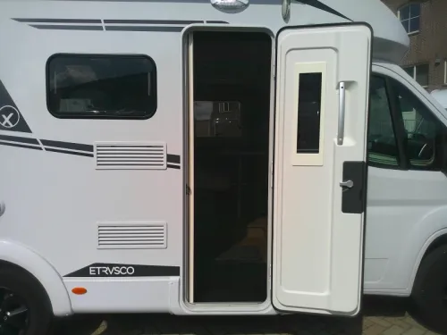 Etrusco T 5900 FB zu verkaufen nach Mietzeitraum Foto: 11