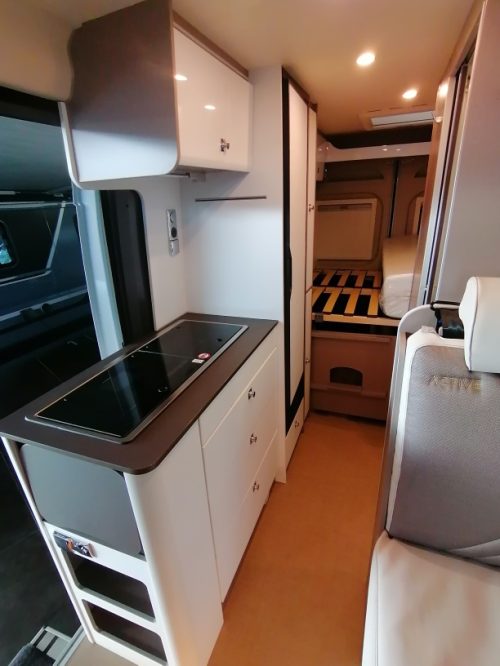 B&uuml;rstner Travel Van photo : 5