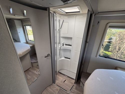 HYMER 2022 Face to Face Queensbett 150 PS Schaltgetriebe T695 S Foto: 9