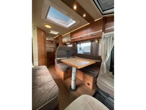 Eura Mobil Terrestra 710 HB Fixed Bed XXL Garage photo: 9