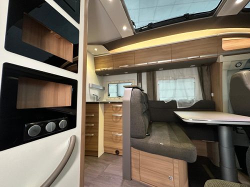 Adria Coral Axess 670 SL photo: 3