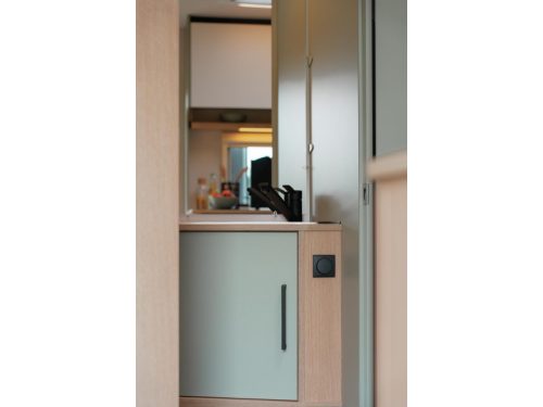 LMC Style Lift model 2027 single beds photo: 3