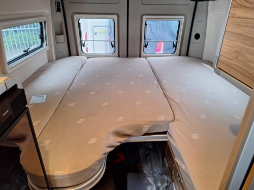 Hymer Yellowstone 636 180HP-AUTOMATIC+LEVELSYS photo: 5