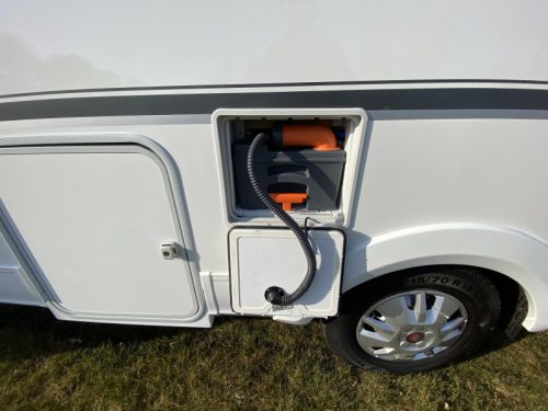 Adria Matrix Plus 670 DL SINGLE BEDS+LIFT BED photo: 12