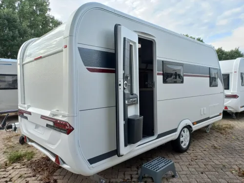 Hobby De Luxe 490 KMF 1800kg-vloerver-sfeerverl  foto: 1