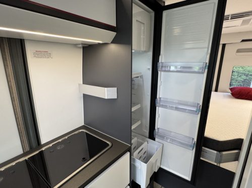 Adria Twin Sports 640 SGX Supreme 180 ch AUTOMATIQUE 9 vitesses Euro6 Fiat Ducato Maxi 4250 kg **Lits jumeaux r&eacute;glables en hauteur/Toit relevable avec photo : 18