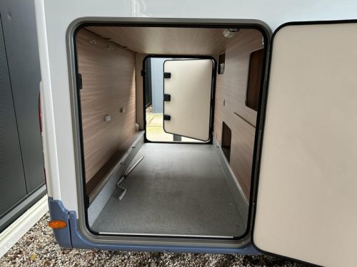 B&uuml;rstner Delfin T 690 G - navi photo: 3