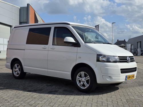 Volkswagen T5 2 TDI 4 berth Pop-top roof 2014 photo: 4