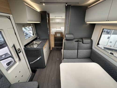 Adria Coral 600 SL 140PS L&auml;ngsbetten Garage Foto: 6