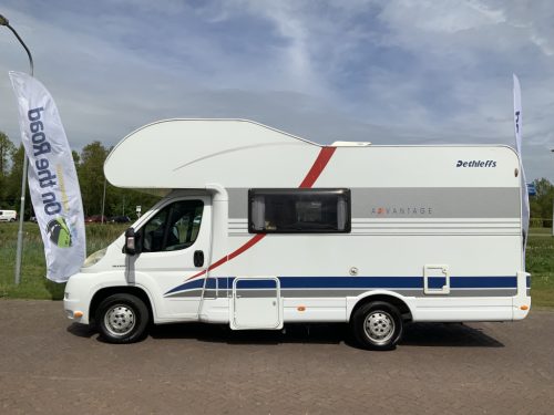 Detlheffs A 5881 Fiat 2.3 130 HP, Alcove, Bunk bed, 5 seats and 6 berths, Shows signs of use, Year 2007 Camper centrum on the road photo: 27