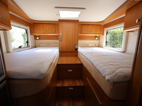 Hymer Tramp 674 SL single beds | roof air conditioning photo: 9