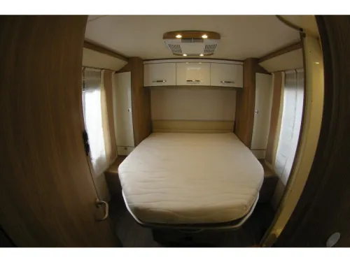 B&uuml;rstner Aviano 700 Queensbed, Hubdach. Foto: 14