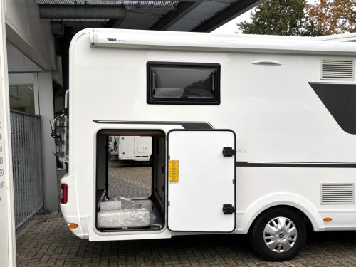 Adria Matrix 670DL ENKELEBEDDEN HEFBED FACE TO FACE 48.770KM foto: 22