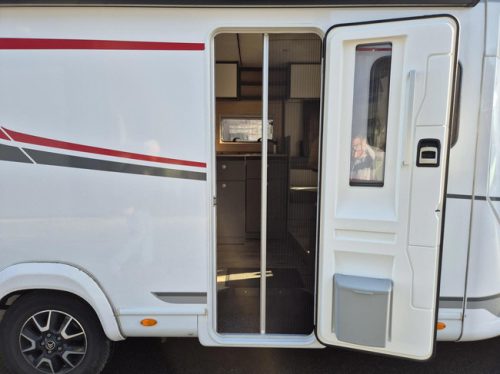 LMC Tourer Lift H 720 Queensbett &amp; Hubbett, 2x Klimaanlage, Kamera Foto: 4