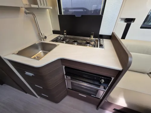 Adria Coral Supreme 670 DL  photo: 15