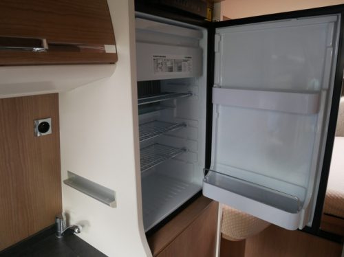 Carthago Malibu Van 640 LE Charming GT, 6.40 Meter Camper Van, Single Beds photo: 13