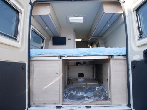 B&uuml;rstner Campeo C640 Active, 6.40 Meter Van conversion, Single beds!! photo: 20