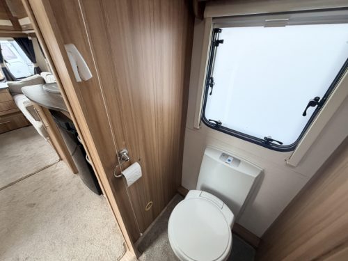 Elddis Crusader Solano 462 Mover, auvent. chauffage par le sol photo : 13
