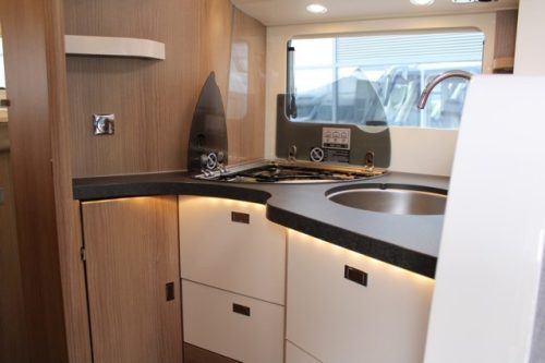 Robust AUTOMATIC 180 hp Malibu I 490 LE by Carthago lift-and single length beds (124 photo: 45