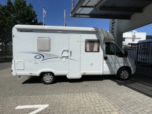Dethleffs ADVANTAGE T5801 FRENCH BED FACE TO FACE photo: 3
