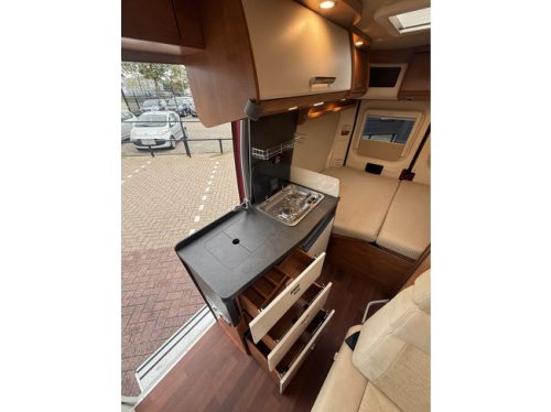 Carthago Malibu 540 DB 177 PS sehr kompakter Kastenwagen 9-Gang-Automatik Querbett Goldschmitt Luftfederung niedriges Bett Markise Fliegengittert&uuml;r Remis Foto: 16