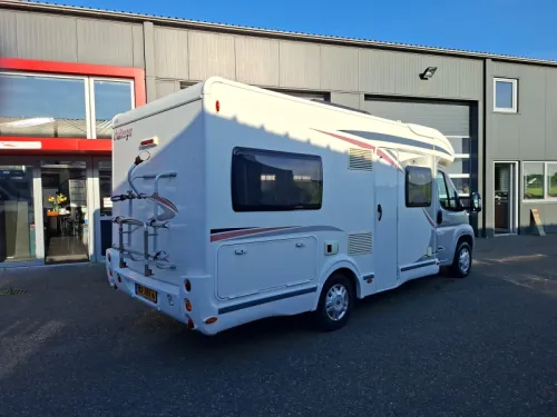 Challenger Genesis 38 complete and spacious Motorhome photo: 2