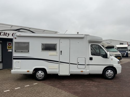 Chausson welcome French bed air conditioning awning apple carplay heater new MOT photo: 2