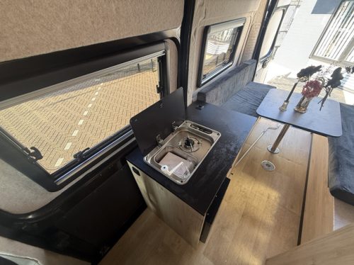 Fiat Kastenwagen professioneller Eigenbau 3.0 Multijet 177 PS Euro 5 Querbett Hubdach Toilette Webasto Standheizung Klimaanlage Markise Fahrradtr&auml;ger Anh&auml;ngerkupplung Foto: 11