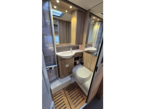 Hymer Exsis-I 588 EX Euro 6 / Length beds photo: 9