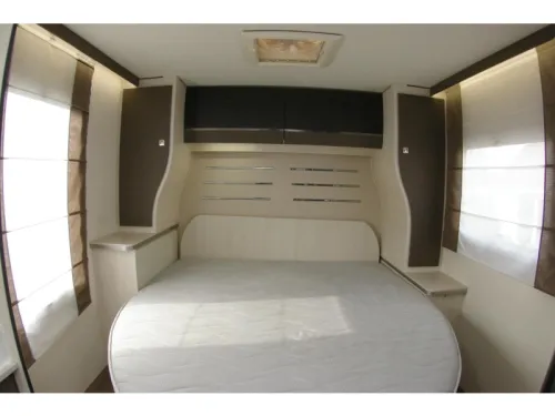Chausson Welcome 738 XLB Queensbed, Drop-down bed, Garage photo: 11
