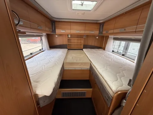 Dethleffs Advantage T 6611 Single Beds 59000 km photo: 14